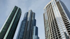 Downtown Chicago commercial buildings along the river